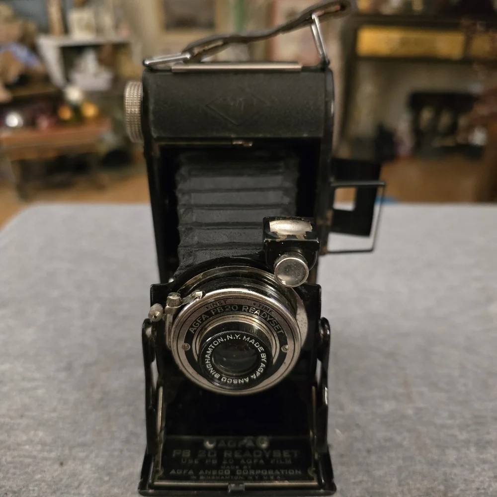 Antique Agfa Pb20 Readyset Folding Camera!** Untested** Good decor.